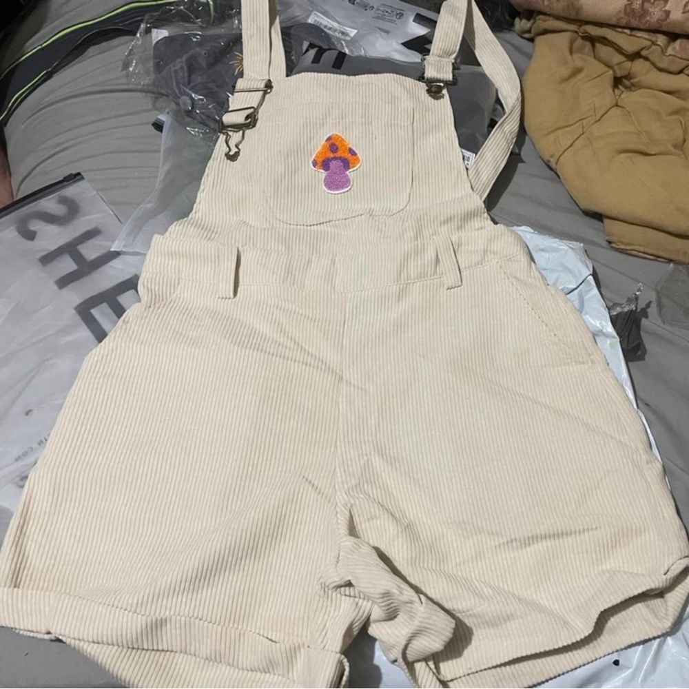 Mushroom patch overall romper, (Tan, whitish) Size M